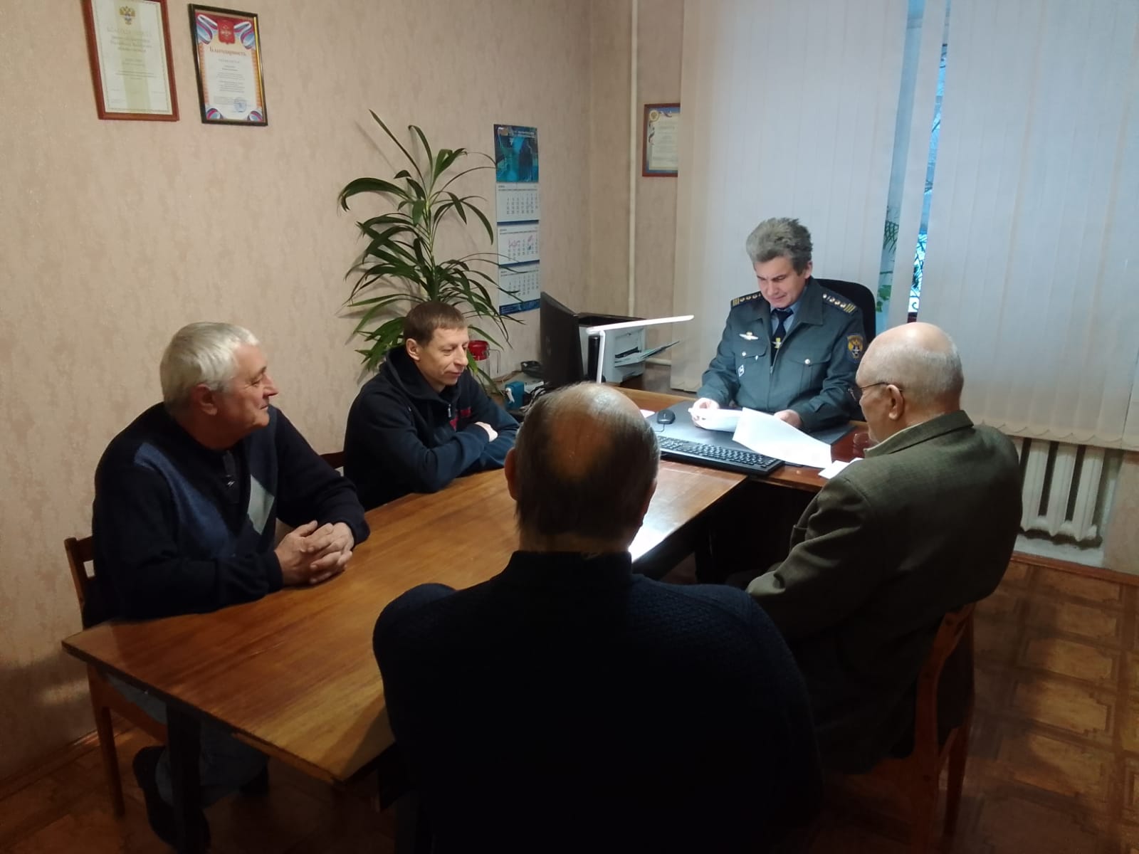 Курение в общественном транспорте: Правила и последствия
